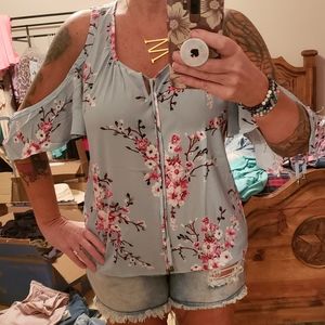 Beautiful silky flowy floral top